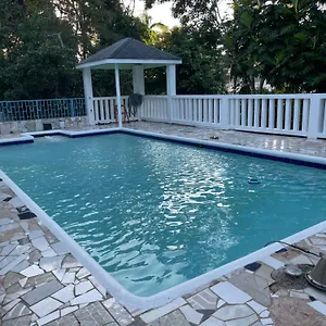  Holiday home Peaceful Private With Exclusive Swimming Pool!
